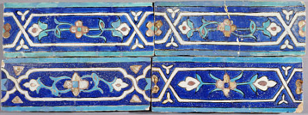 Four Timurid Cuerda Seca Pottery Tiles, 15th Century de 