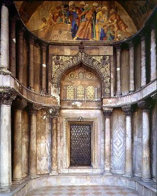 Fifth portal of the facade with mosaics and reliefs from the 13th and 14th centuries (photo) de 
