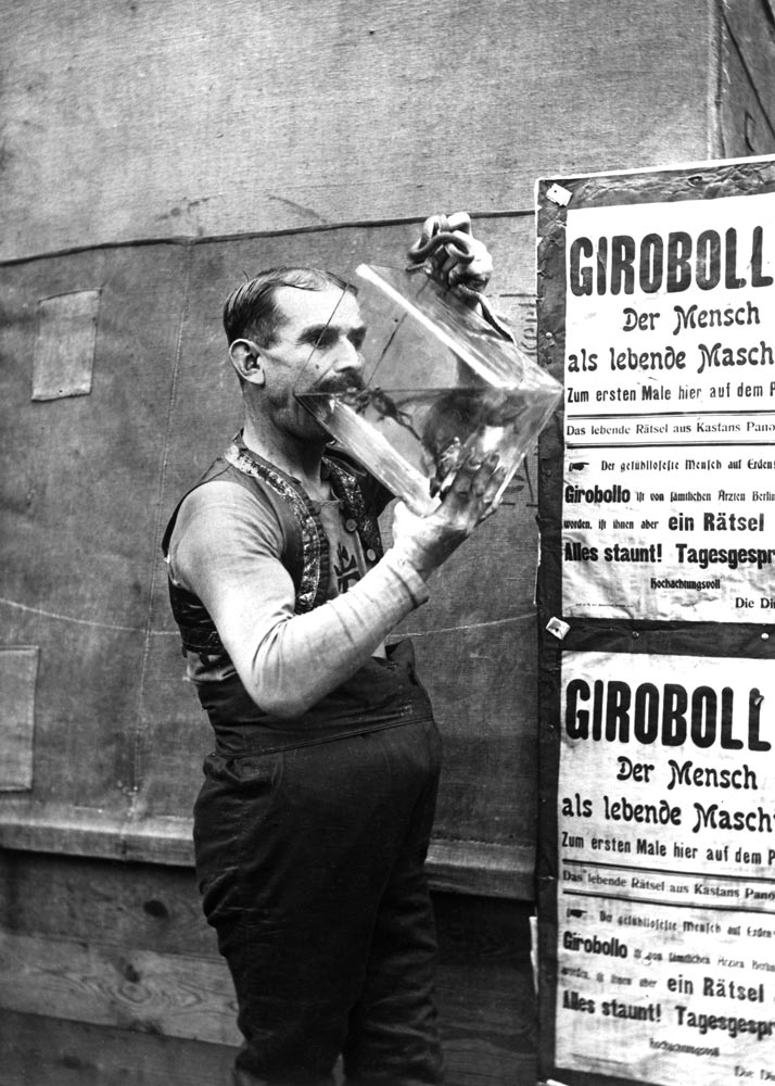 Girobollo drinks Aquarium / 1915 de 