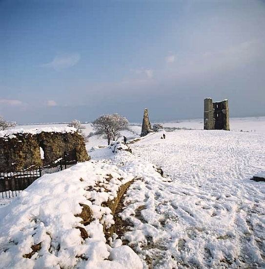 Hadleigh Castle in the snow de 