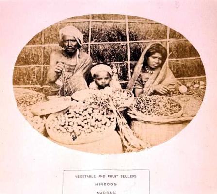 Hindu Vegetable and Fruit Sellers in Madras, 19th century (sepia photo) de 