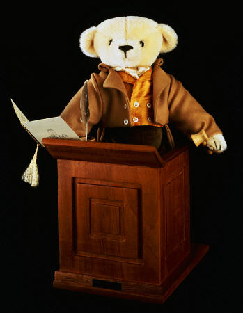 James, A Merrythought Bear Modelled On Auctioneer, James Christie de 