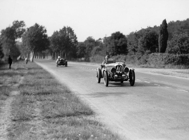 Lagonda Rapier Special, Le Mans 24 Hours. The entry of Lord Freddie de Clifford and Charles Brackenb de 