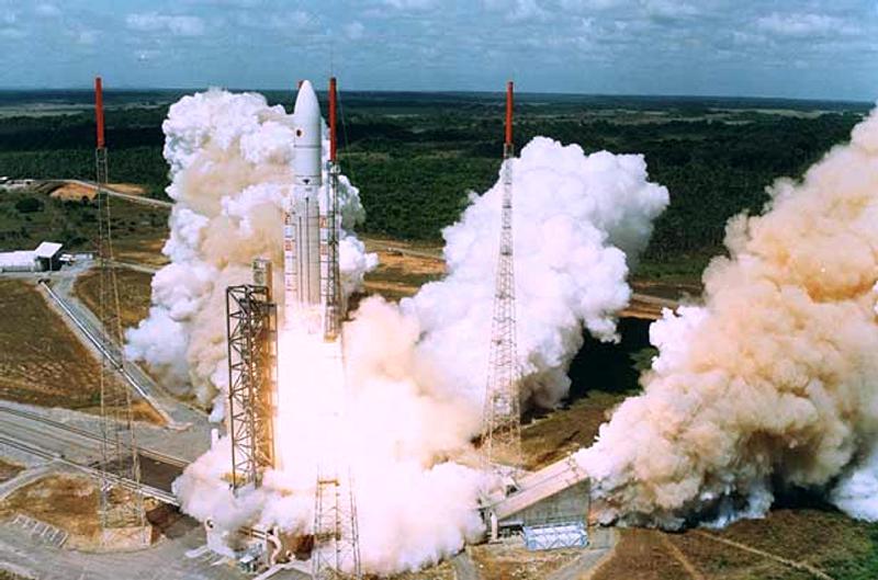 Launching of of the second Ariane-5, Kourou, French Guiana de 