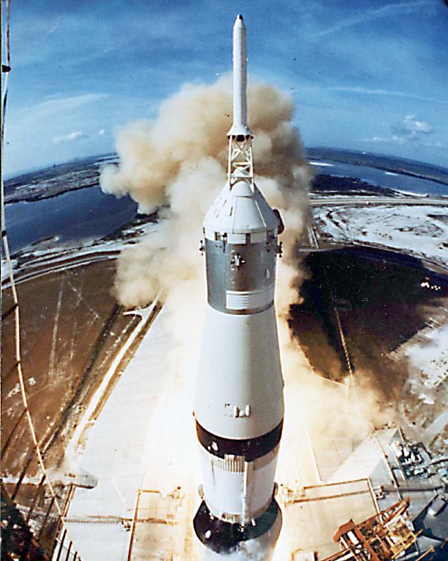 Lift off of Apollo 11 mission, with Neil Armstrong, Michael Collins, Edwin Buzz Aldrin in Kennedy Sp de 