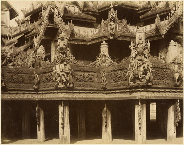 Monastery or Pagoda, detail, probably Mandalay, late 19th century (albumen print) (b/w photo)  de 
