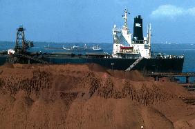 Marmagao port handles all export of iron ore from mines of Goa (photo) 