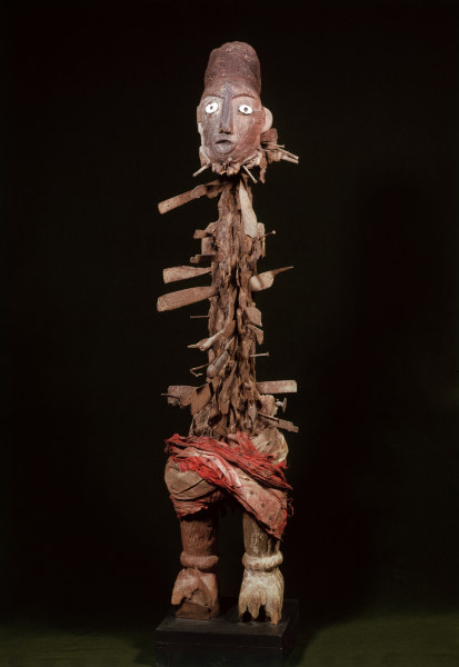 Nkisi Figure, Kongo / Wood. de 