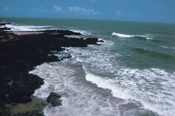 North Goa with rocky coast-line Chhapora (photo)  de 