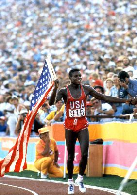 Olympic Games in Los Angeles: 100m : Carl Lewis winner