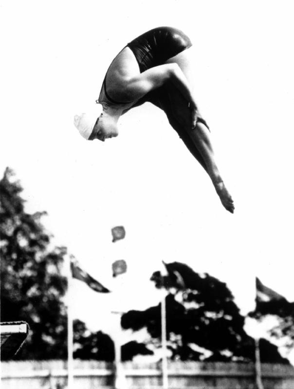 Pat Mc Cormick the first diver to win back-to-back Olympic gold medals in platform and springboard d de 