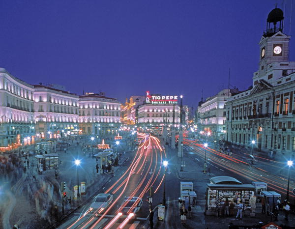 Puerta del Sol at night (photo)  de 