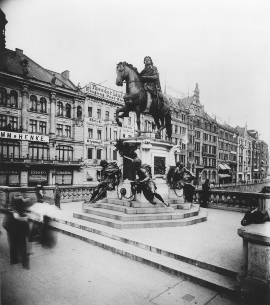 Reiterdenkmal Gr.Kurfürst/Foto Levy de 