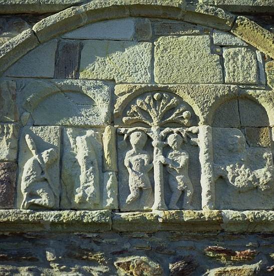 Relief sculpture of Adam and Eve, St Declans Church, Ardmore, County Waterford de 