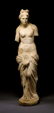 Roman Marble Figure Of Aphrodite de 