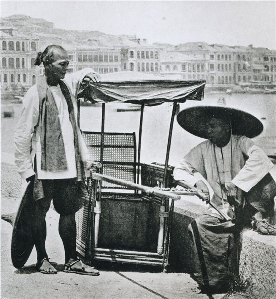 Sedan chair in Hong Kong, 1873 (b/w photo)  de 