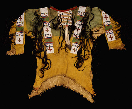 Sioux Beaded And Fringed Hide Warrior''s Shirt de 