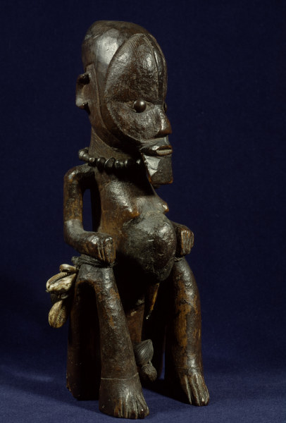 Sitzende Figur, Teke, Kongo / Holz de 