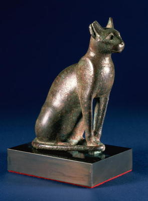 Seated cat with pierced ears and incised whiskers, Egyptian, Saite, Late Period, 26th Dynasty, 664-5 de 