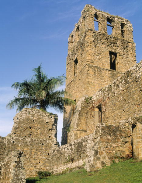 The cathedral ruins (photo)  de 