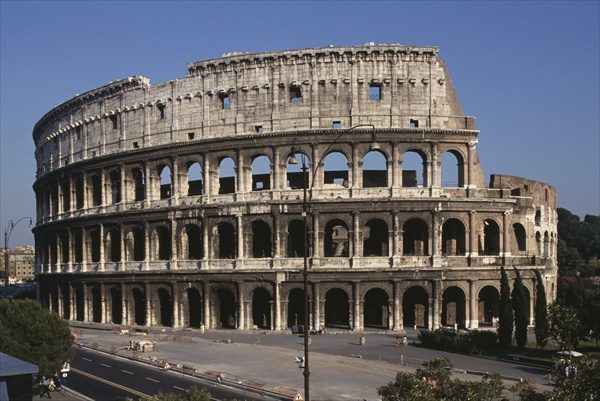 The Colosseum, built 70-80 AD (photo)  de 