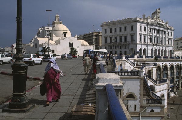 The mosque Djama Djedid on the port (photo)  de 