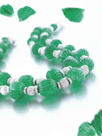 Two Magnificent Fluted Emerald Bead And Diamond Necklaces Comprising Seventeen And Fifteen Fluted Em de 
