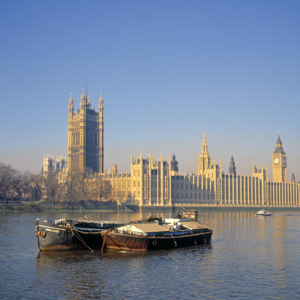 View of the Houses of Parliament, begun in 1836 (photo)  de 