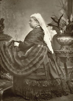 Victoria (1819-1901): full length portrait photograph by Stanislas Walery (fl.1884-98) de 