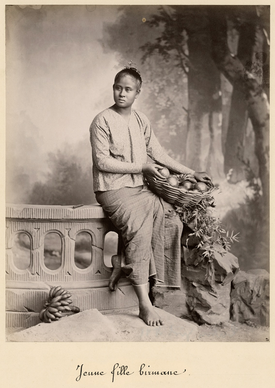 Young Burmese girl, c.1880 (albumen print from a glass negative) (b/w photo)  de 