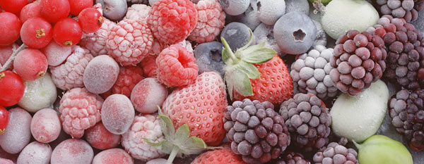 Chilled berries, 2001 (colour photo)  de Norman  Hollands