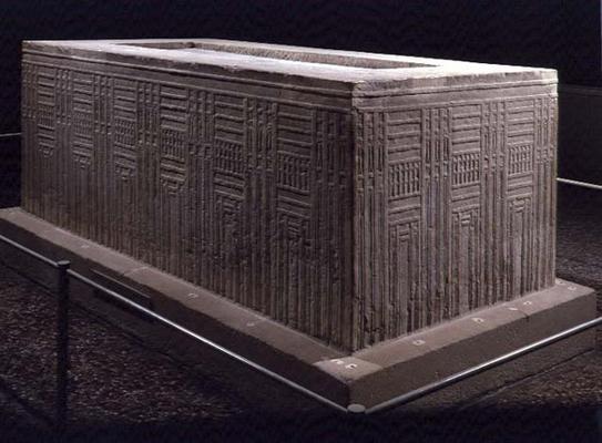 Sarcophagus from Abu Roach (limestone) de Old Kingdom Egyptian