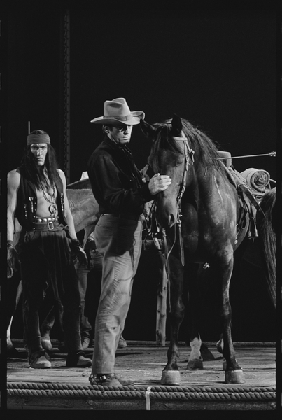 Gregory Peck with horse on the set of Mackennas Gold de Orlando Suero