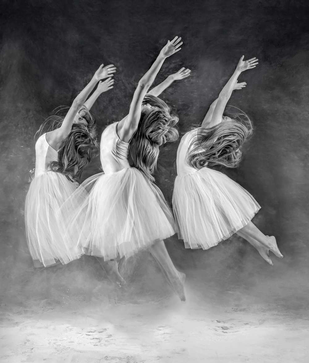 The Three Dancers de Pauline Pentony BA
