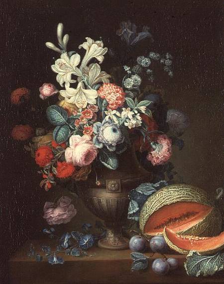 Still life of flowers in a classical vase with a bunch of grapes, 1768 (one of a pair de Philippe Parpette
