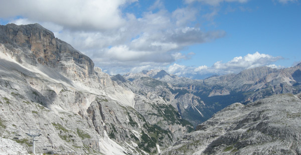 Paisaje de montaña, Cortina de Andrea Piccinini