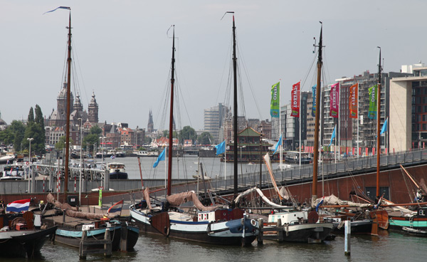 Puerto de Amsterdam de Andrea Piccinini