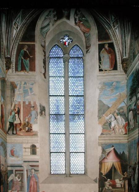 View of the end wall of the apse with frescoes from the Legend of the True Cross cycle de Piero della Francesca