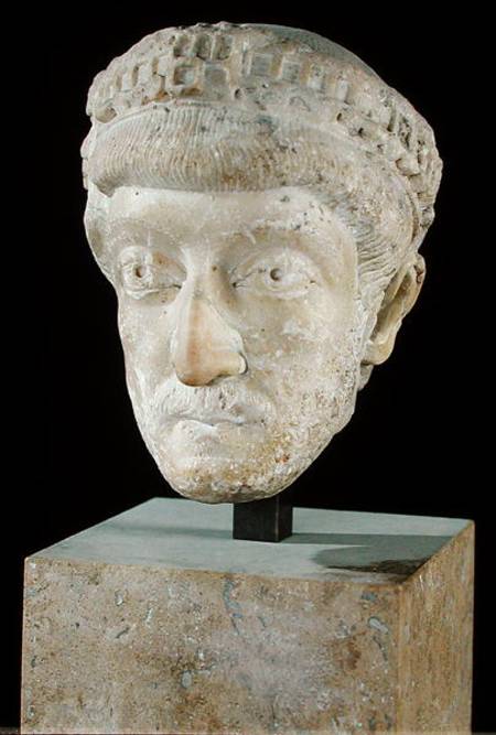 Head of Emperor Theodosius II (408-450) de Roman