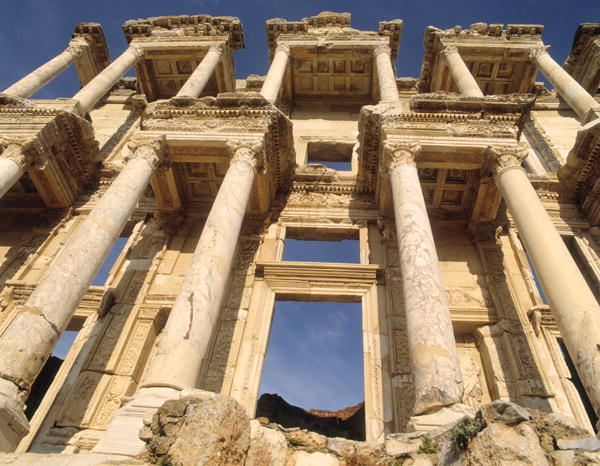 The Celsus Library, built in AD 135 (photo)  de Roman