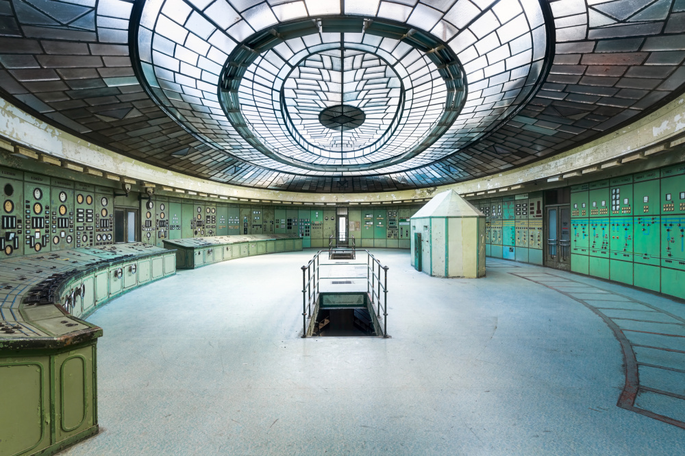 Abandoned Art Deco Control Room de Roman Robroek
