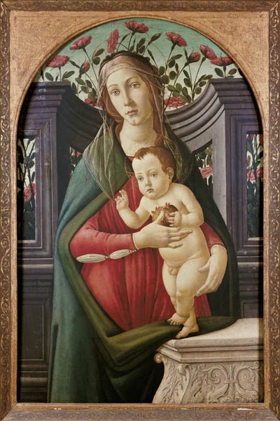 Madonna with child in a niche decorated with roses de Sandro Botticelli