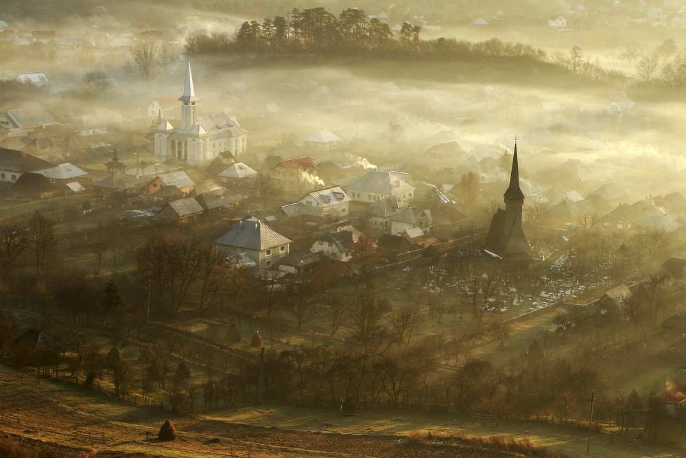 the village born from fog... de S.C.