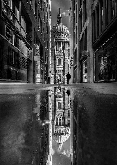 The Mirror Of St Pauls Cathedral
