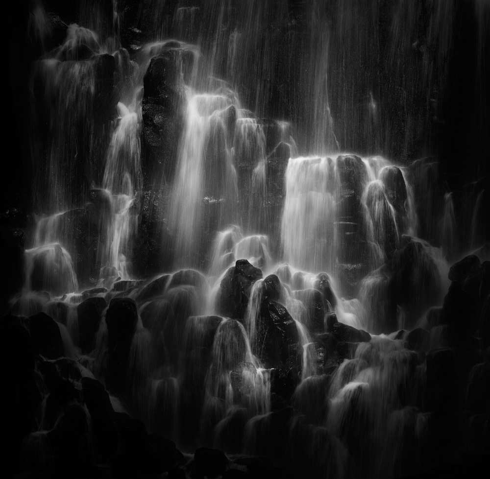 The veiled beings --- Ramona Falls de Shenshen Dou