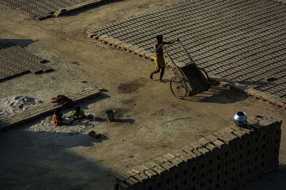 Life in a Brick field de shirshendu