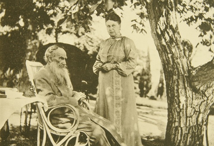 Leo Tolstoy and Sophia Andreevna in Gaspra on the Crimea de Sophia Andreevna Tolstaya