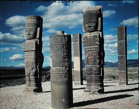 The atlantean columns on top of Pyramid B, Pre-Columbian de Toltec