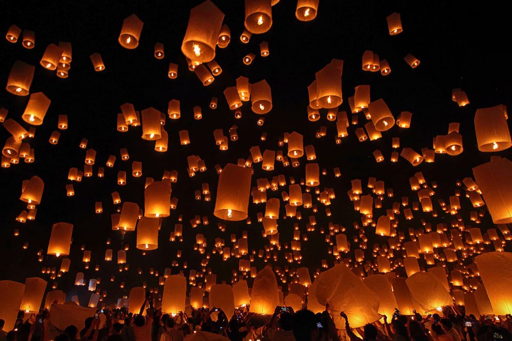 Floating Lanterns de Vichaya