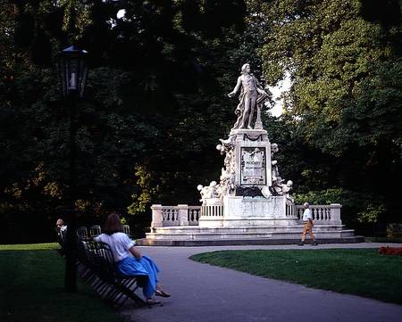 Monument to Mozart, built 1896, Burggarten de Victor Tilgner
